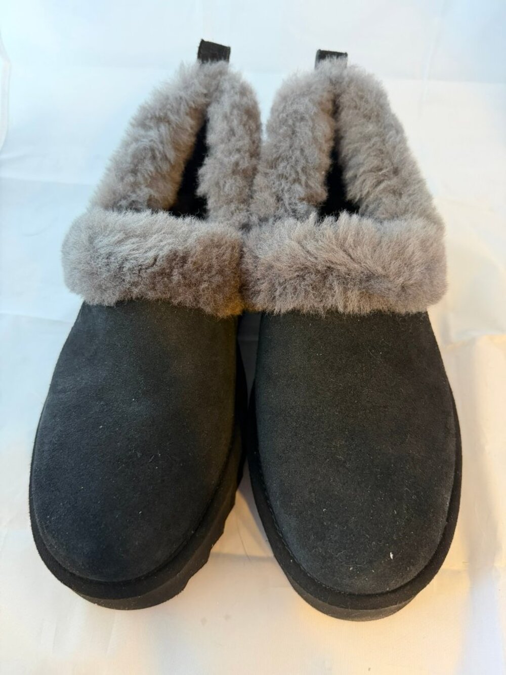 UGG  Women's Nita Platform‎ Genuine Shearling Slipper  Black Suede Women Size 9